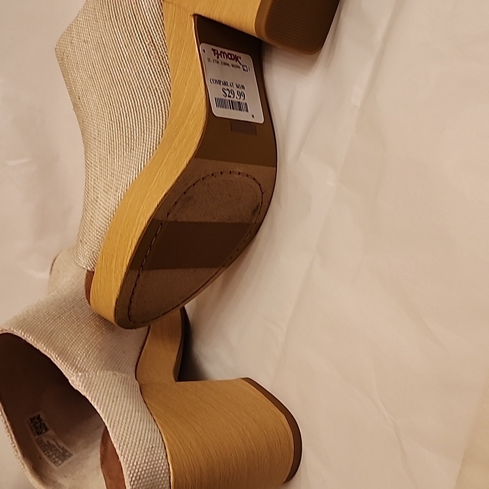 Shoes - Picture 5 of 5